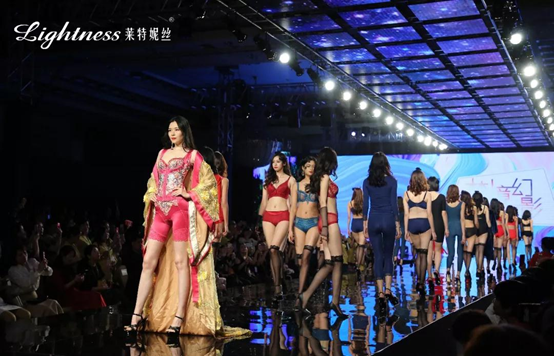 “夢境幻影”萊特妮絲2018秋冬新品發(fā)布會